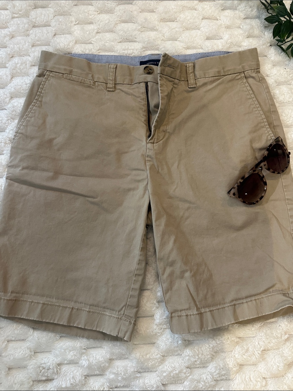 Tommy Hilfiger Men's Flat Front Khaki Shorts - Tan